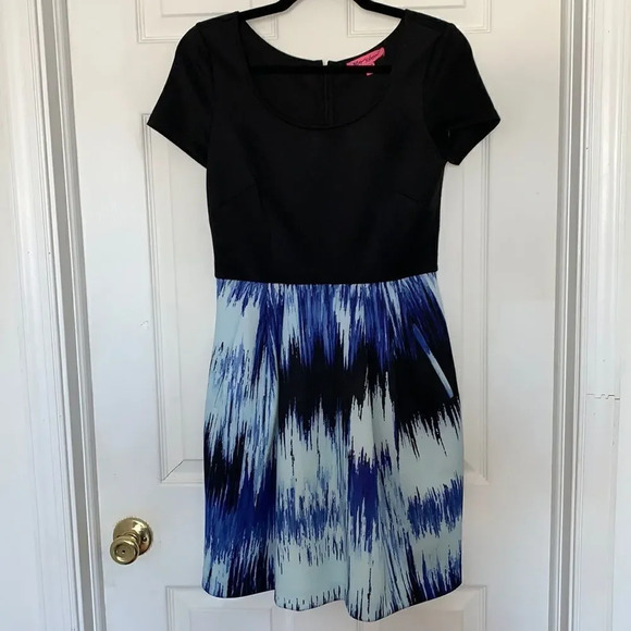 Betsey Johnson Contrast Cocktail Dress - Picture 2 of 6